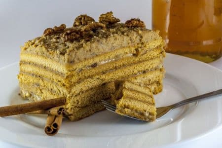 Titelbild für Marlenka-Honigkuchen