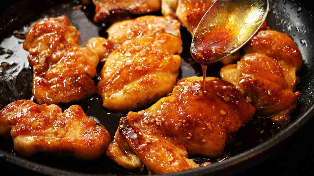 Titelbild für Knusprige Honig Hähnchen mit Knoblauch