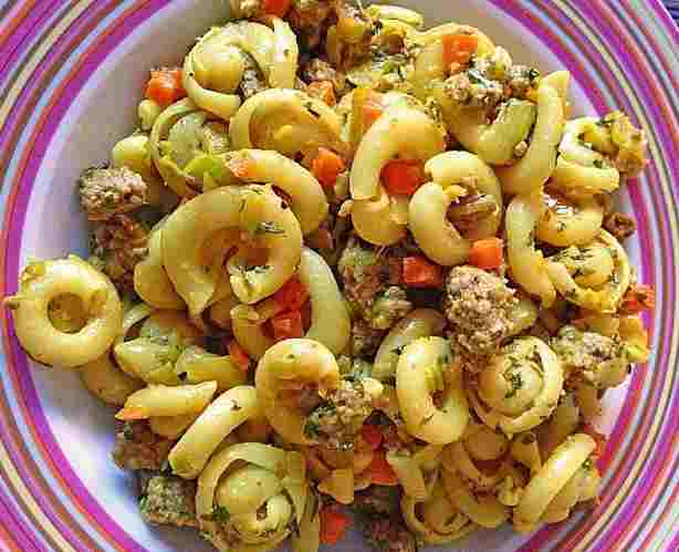 Titelbild für Curryrahmnudeln mit Hack