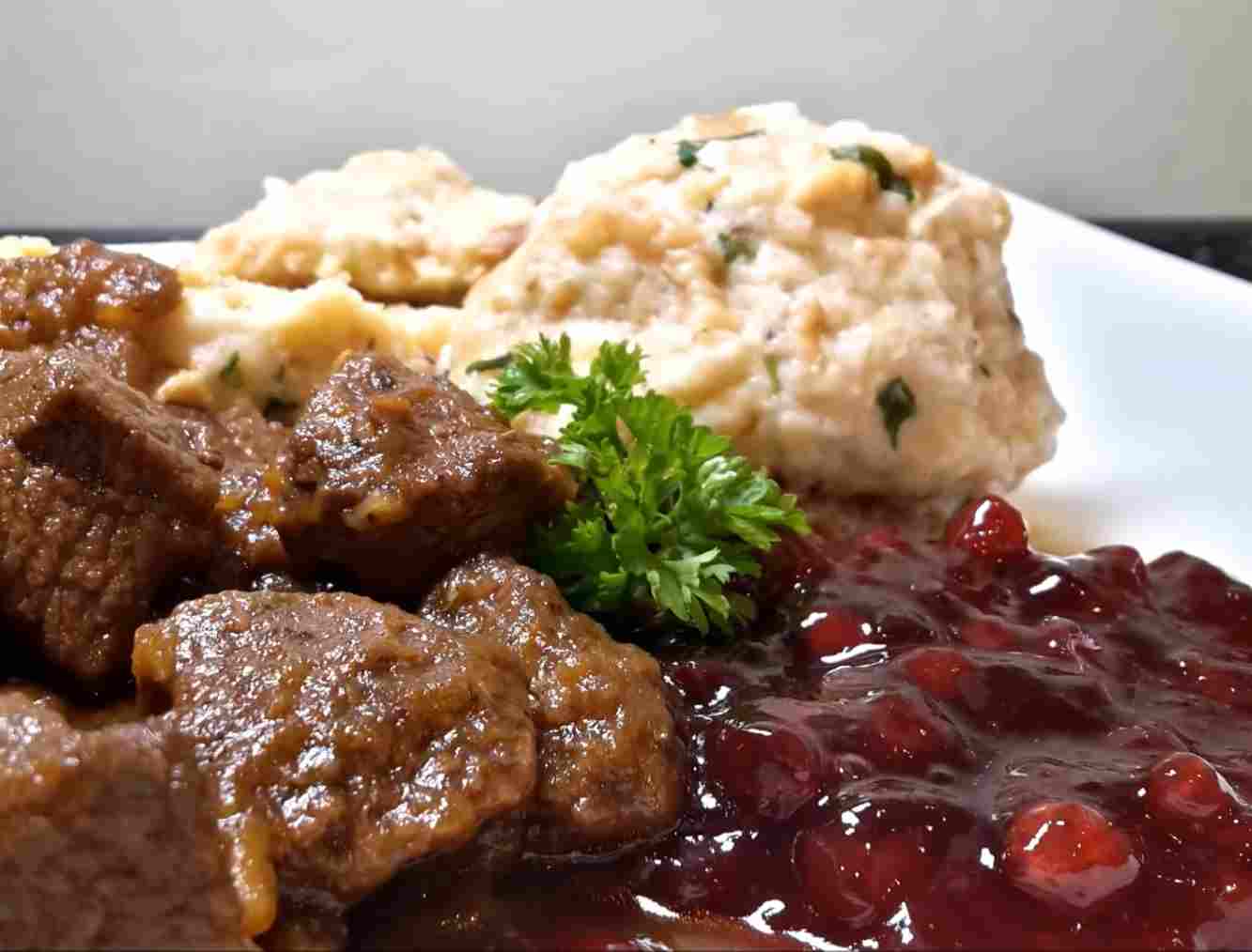 Titelbild für Hirschgulasch nach Omas Rezept