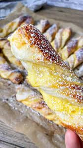 Titelbild für Quarkstangen mit Blätterteig