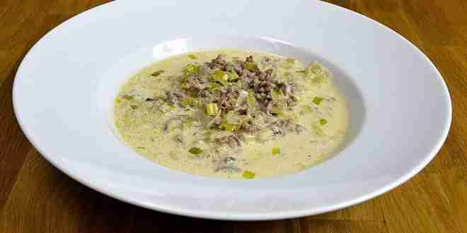 Titelbild für Käse-Lauch-Suppe mit Hackfleisch