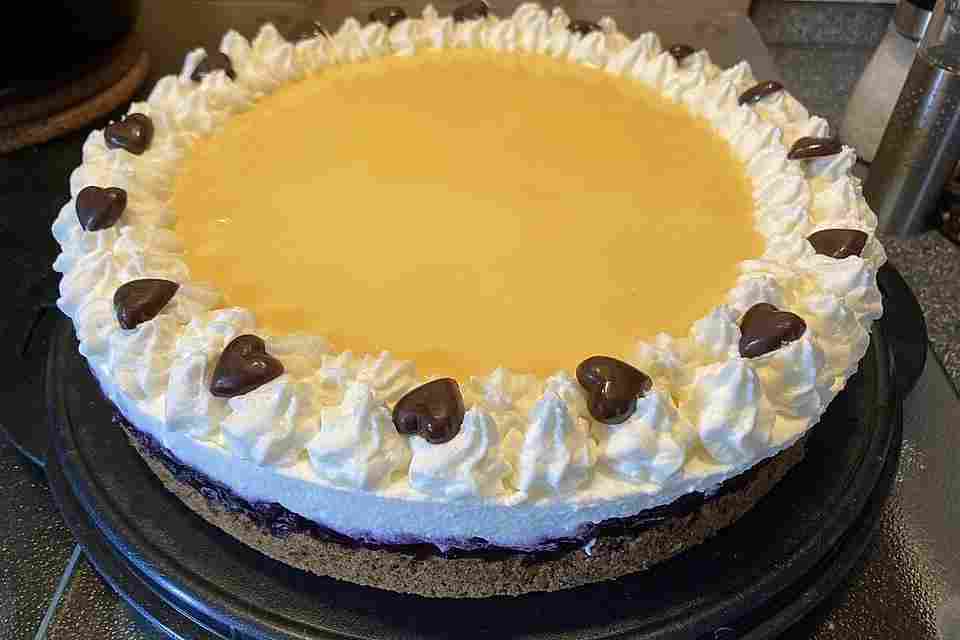 Titelbild für Eierlikörtorte ohne Mehl