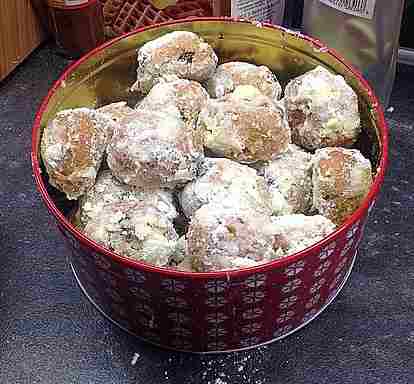 Titelbild für QUARKSTOLLEN KONFEKT | BAKE TO THE ROOTS