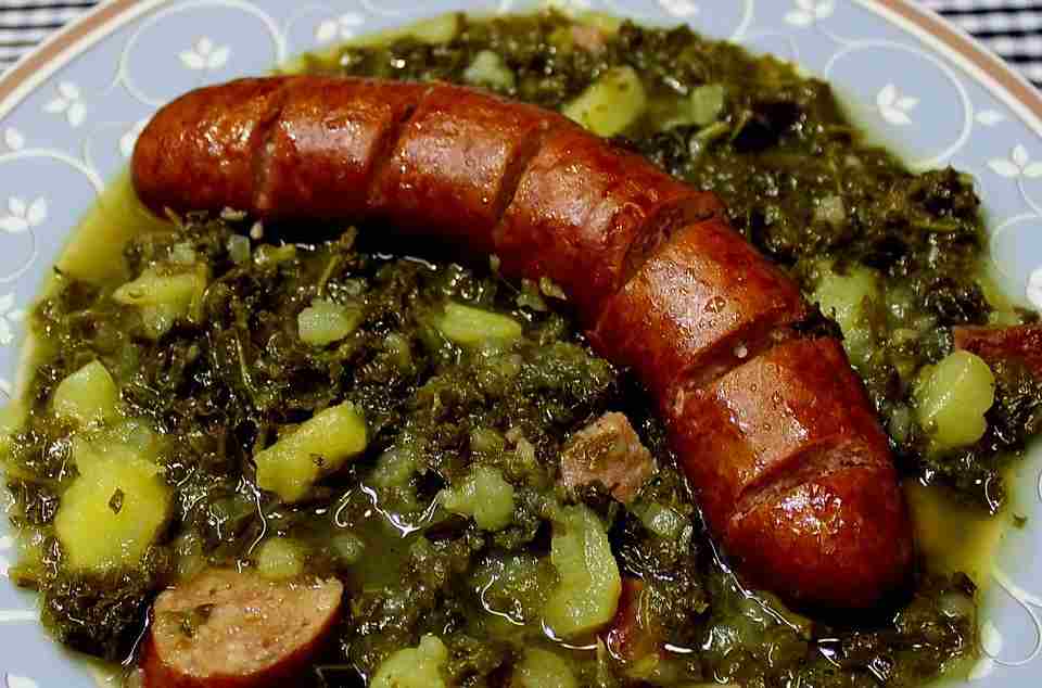 Titelbild für Schmeckt sehr gut! Uromas Grünkohleintopf