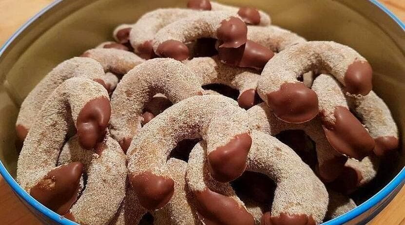 Titelbild für Cappuccino Kipferl mit Zimtzucker