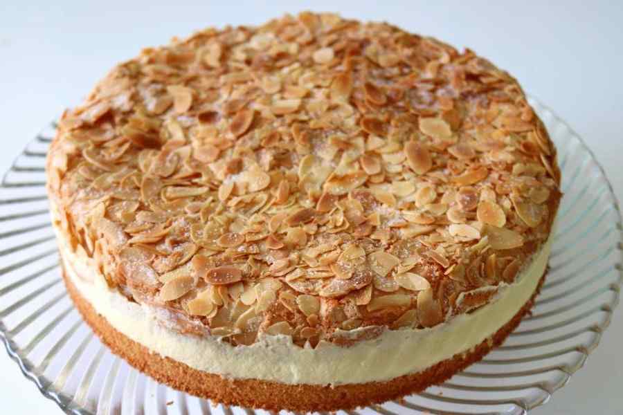 Titelbild für Ruck-Zuck-Bienenstich