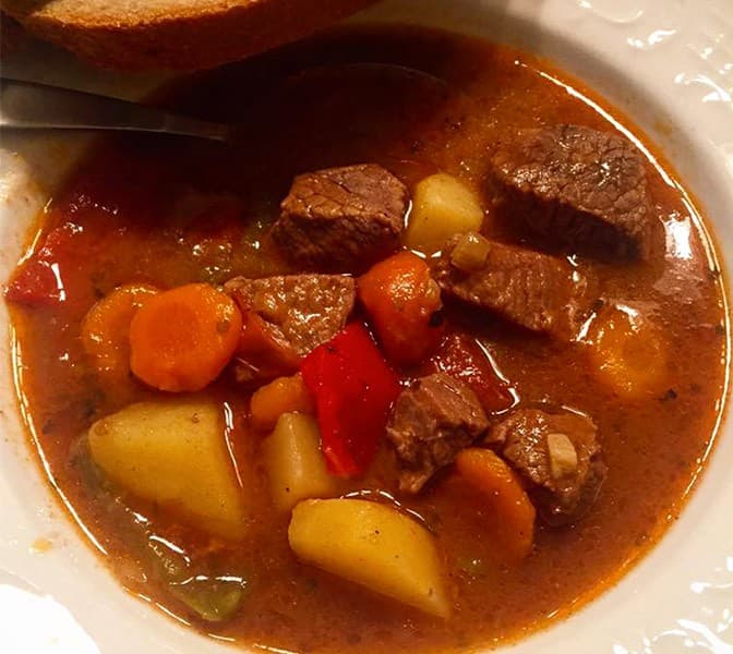 Titelbild für Original ungarische Gulaschsuppe