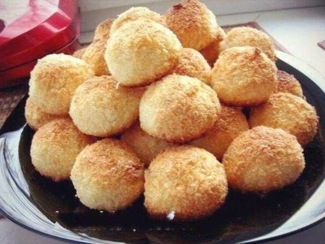 Titelbild für Kokosmakronen aus drei Zutaten wie aus dem Laden!