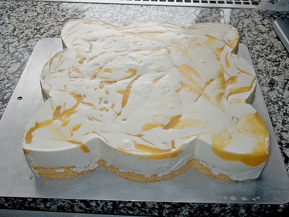 Titelbild für kasesahnetorte-mit-pfirsichen