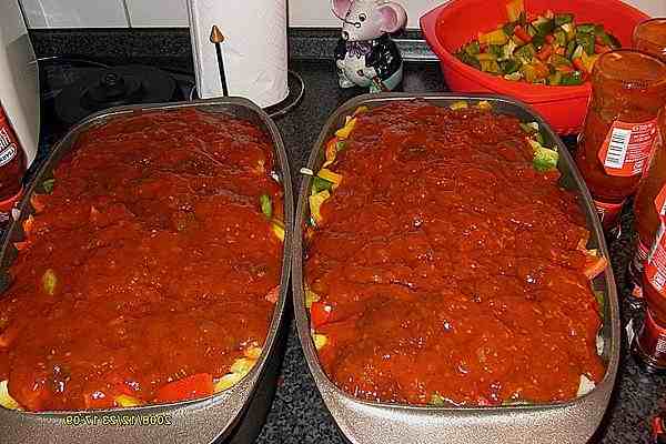 Titelbild für 24 Stunden Schichtgulasch, das Fleisch zergeht förmlich auf der Zunge!