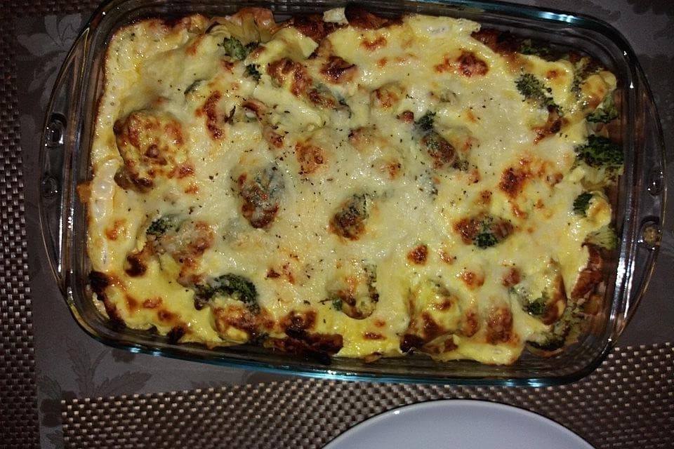 Titelbild für Gyrosauflauf mit Knoblauch und Sauce Hollandaise