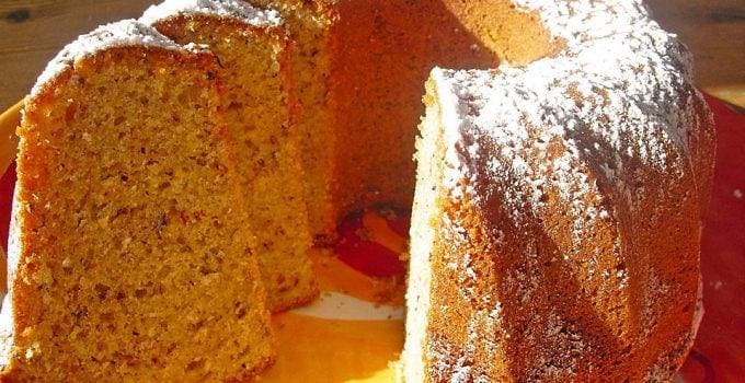 Titelbild für Saftiger Nuss – Joghurt – Gugelhupf