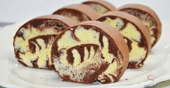 Titelbild für Biskuitrolle mal anders – der Trick mit dem Finger