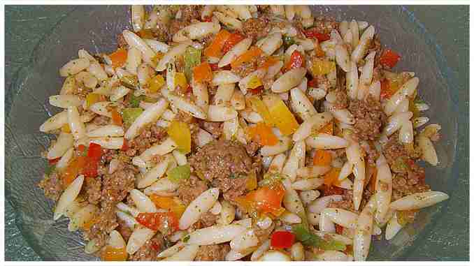 Titelbild für Kritharaki Salat mit Hackfleisch, der süchtig macht