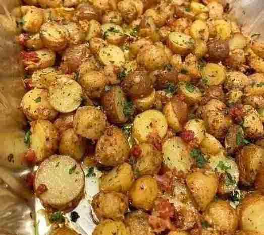 Titelbild für Knusprige Knoblauchkartoffeln mit Parmesan