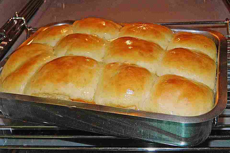 Titelbild für Die leckersten Buttermilch Buchtlen, solche habt ihr noch nie probiert!