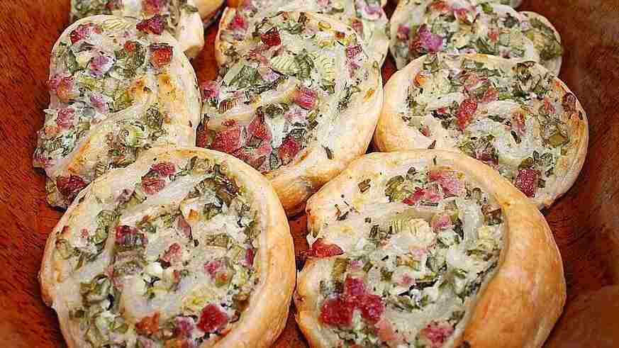 Titelbild für Flammkuchenrolle zum Mittagessen, sehr einfach!