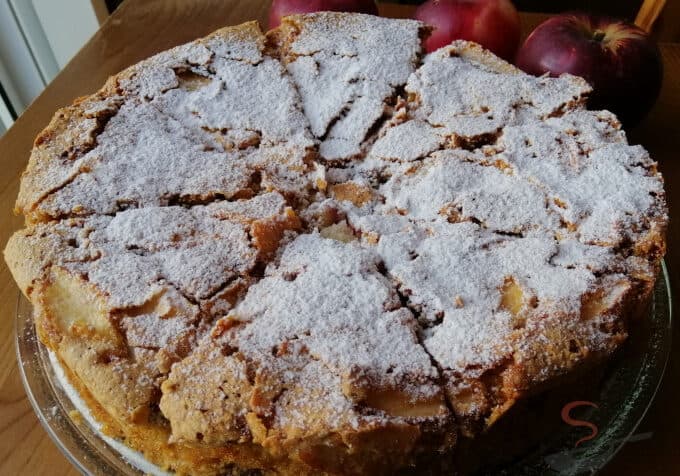 Titelbild für Dieser leckere Apfelkuchen aus nur 4 Zutaten bringt das Haus zum Duften