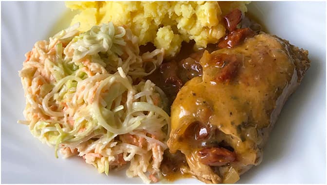 Titelbild für Schweinekotelett Rouladen gefüllt mit Mozzarella und getrockneten Tomaten