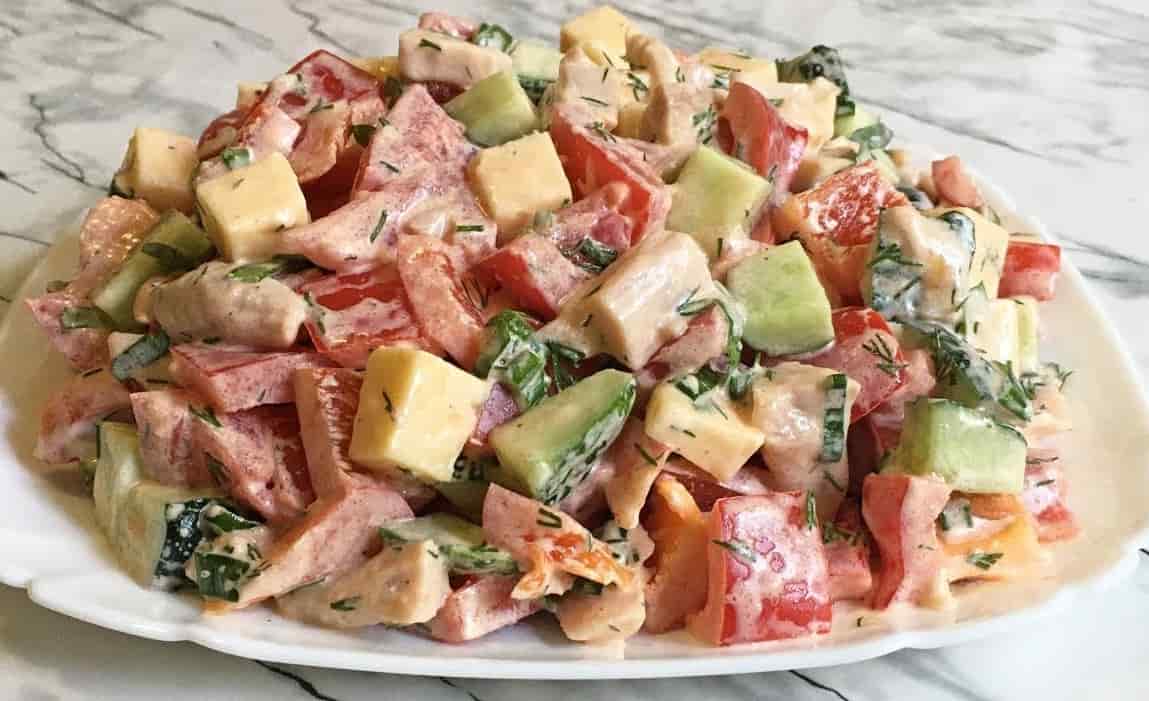 Titelbild für 5 MINUTEN TOMATENSALAT MIT KÄSE