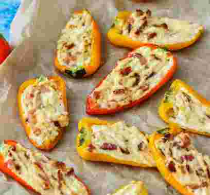 Titelbild für Gefüllte Spitzpaprika mit Schafskäsecreme Rezept