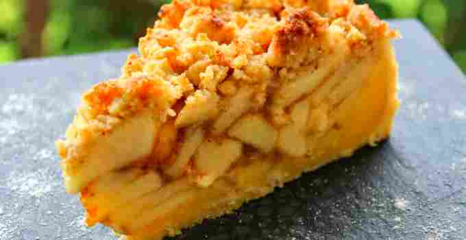 Titelbild für Apfelkuchen mit Vanillecreme und Nussstreuseln