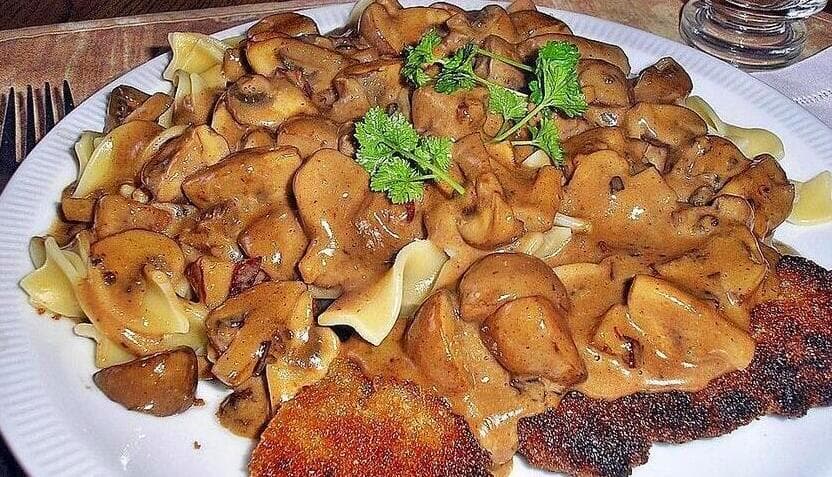 Titelbild für JÄGERSCHNITZEL MIT SPÄTZLE, FÜRS ABENDESSEN !