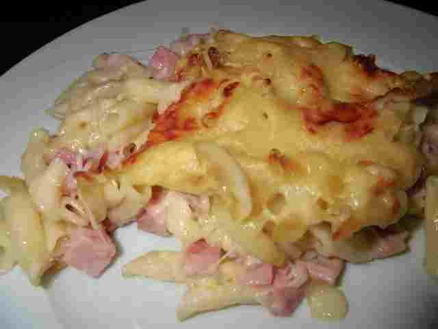 Titelbild für SCHINKENNUDELN MIT DREIERLEI KÄSE