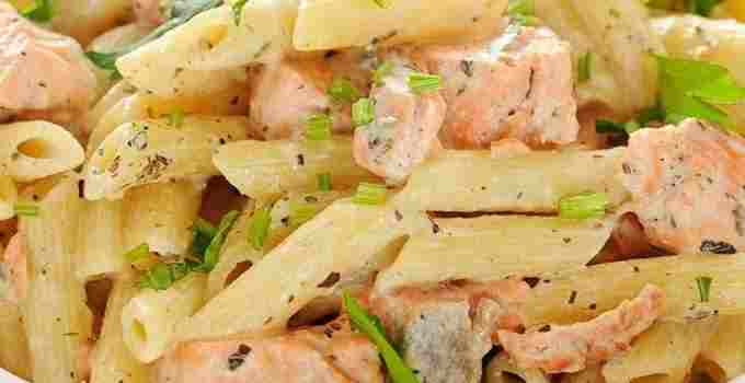 Titelbild für Zitronige Penne mit Lachs und Lauch