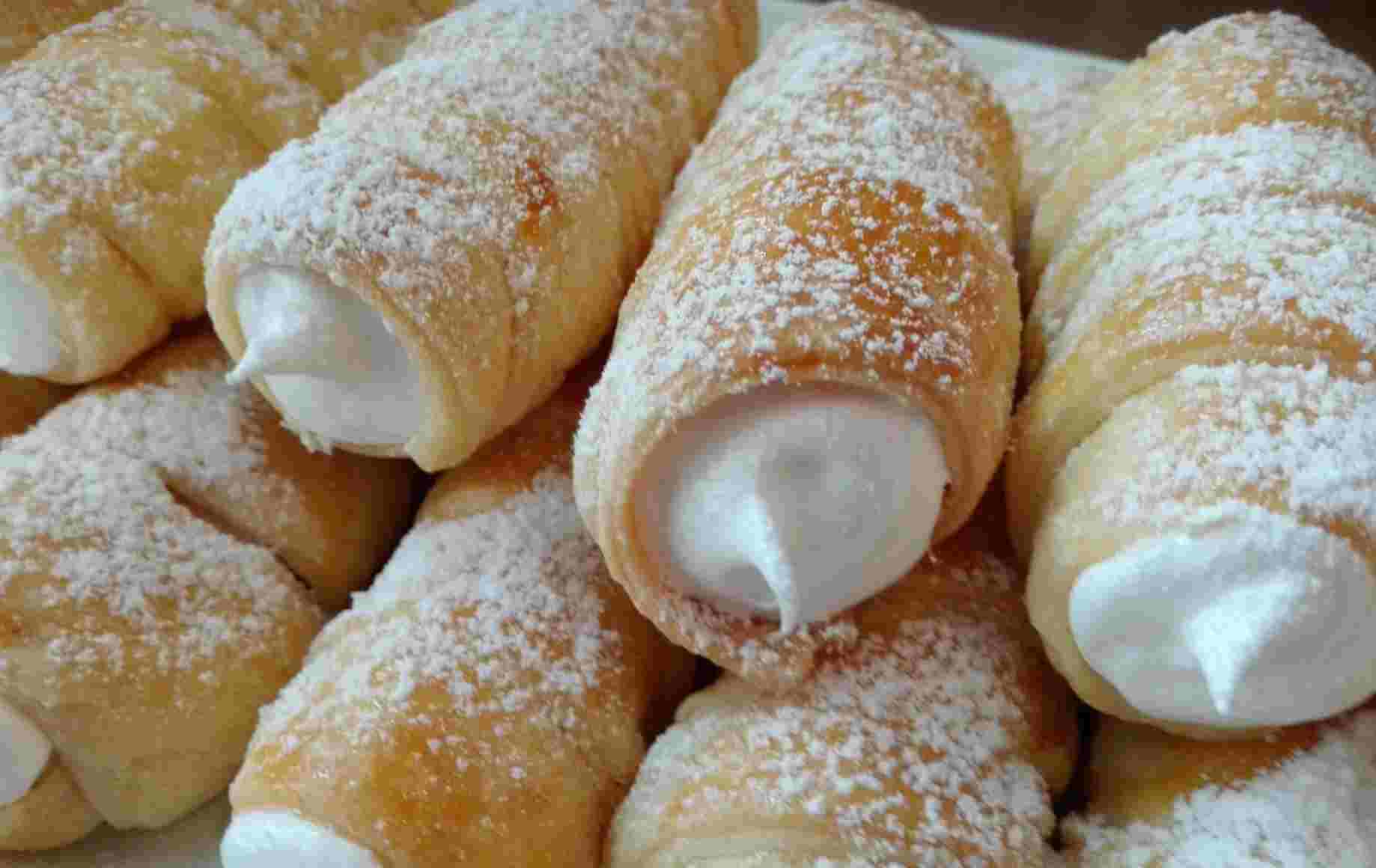 Titelbild für Selbstgemachte Schaumrollen mit italienischer Eischnee-Füllung