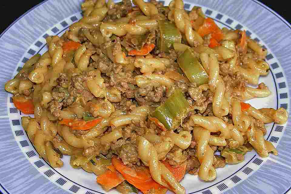 Titelbild für Curryrahm Nudeln mit Hackfleisch