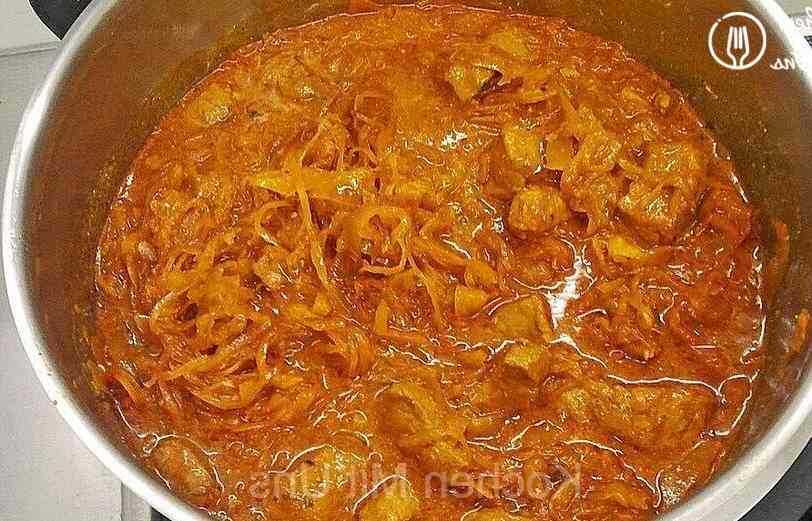 Titelbild für Omas Gulasch, am nächsten Tag schmeckt das Gericht noch besser!