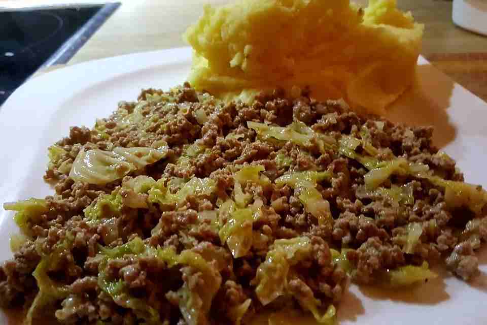 Titelbild für DEFTIGE WIRSING – HACK – PFANNE