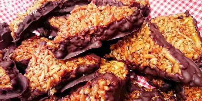 Titelbild für Nussecken wie vom Bäcker, wochenlang haltbar