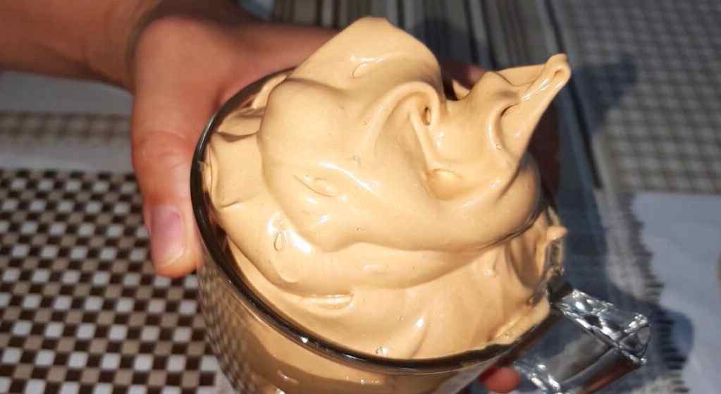 Titelbild für Zaubercreme, in weniger als 3 Minuten fertig!