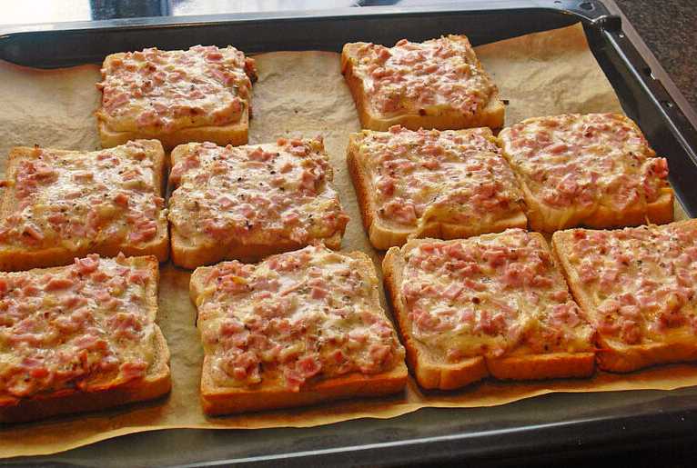 Titelbild für Pizzatoast in 10 Minuten fertig