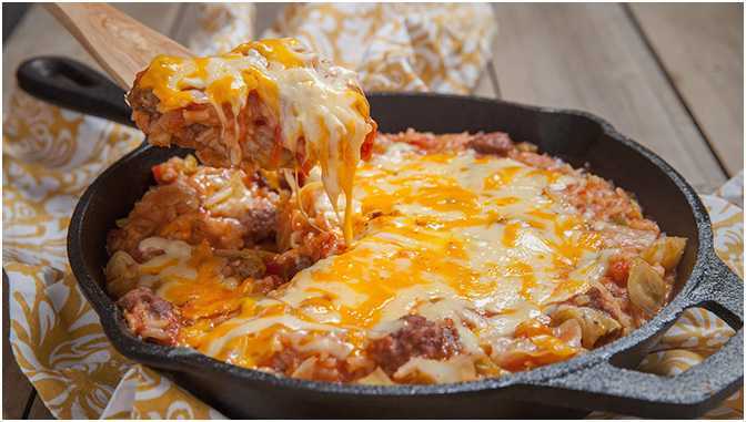 Titelbild für REIS HACKFLEISCH AUFLAUF MIT GESCHMOLZENEM KÄSE, SUPER LECKER !