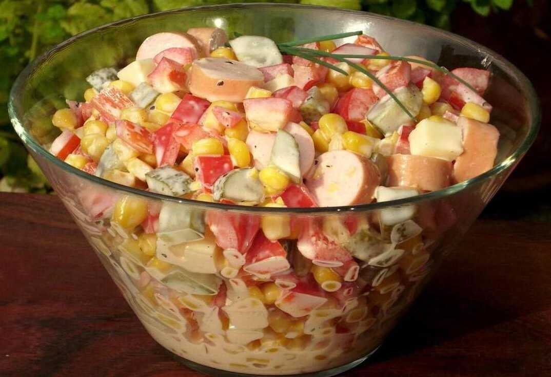 Titelbild für WURST SALAT MIT PAPRIKA UND MAIS