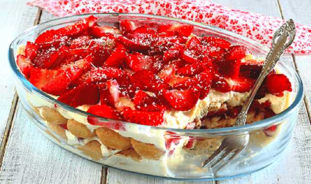 Titelbild für Schmeckt wie verrückt, Erdbeer Tiramisu !