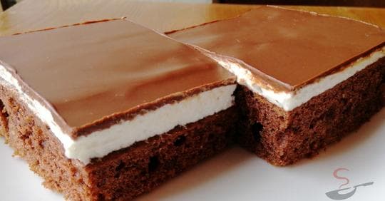 Titelbild für Viel für wenig: Wunderbarer Cremekuchen mit Schokoglasur