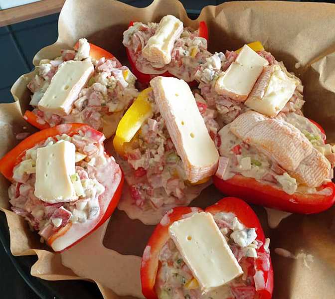 Titelbild für GEFÜLLTE PAPRIKA , SCHNELL UND LEICHT ZU MACHEN !