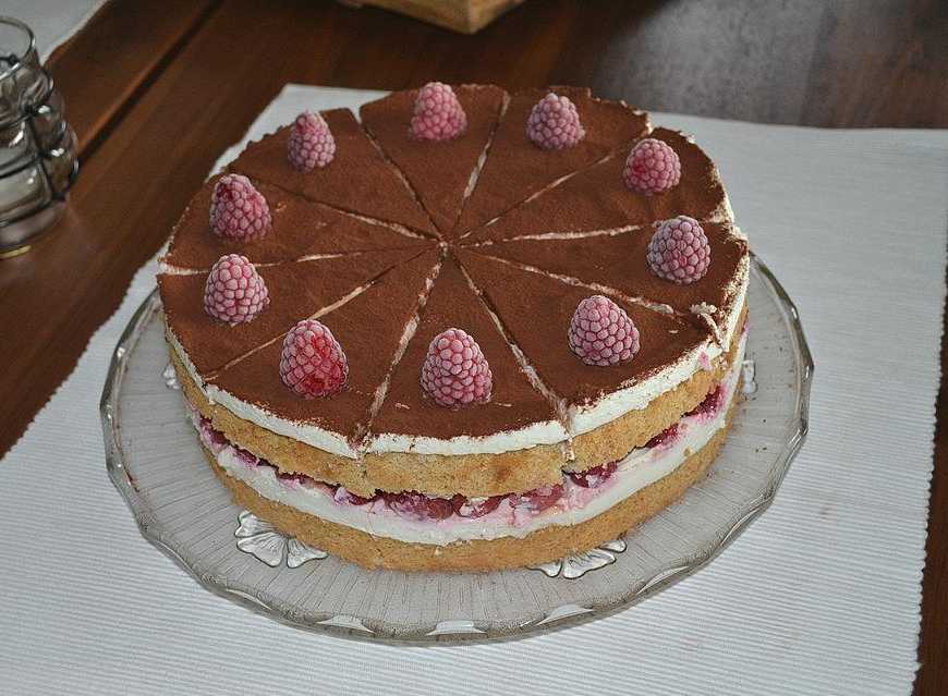 Titelbild für HIMBEER-TIRAMISU-TORTE