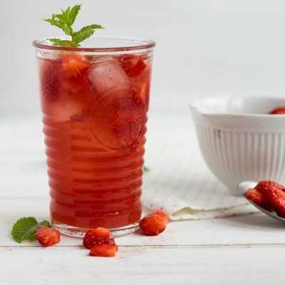 Titelbild für Erdbeer-Eistee