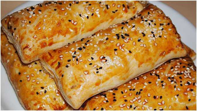 Titelbild für Blätterteig mit Gyrosfüllung und Feta-Käse