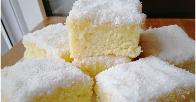 Titelbild für Wunderbarer Kokoskuchen mit Sahne (ein Tassenrezept)