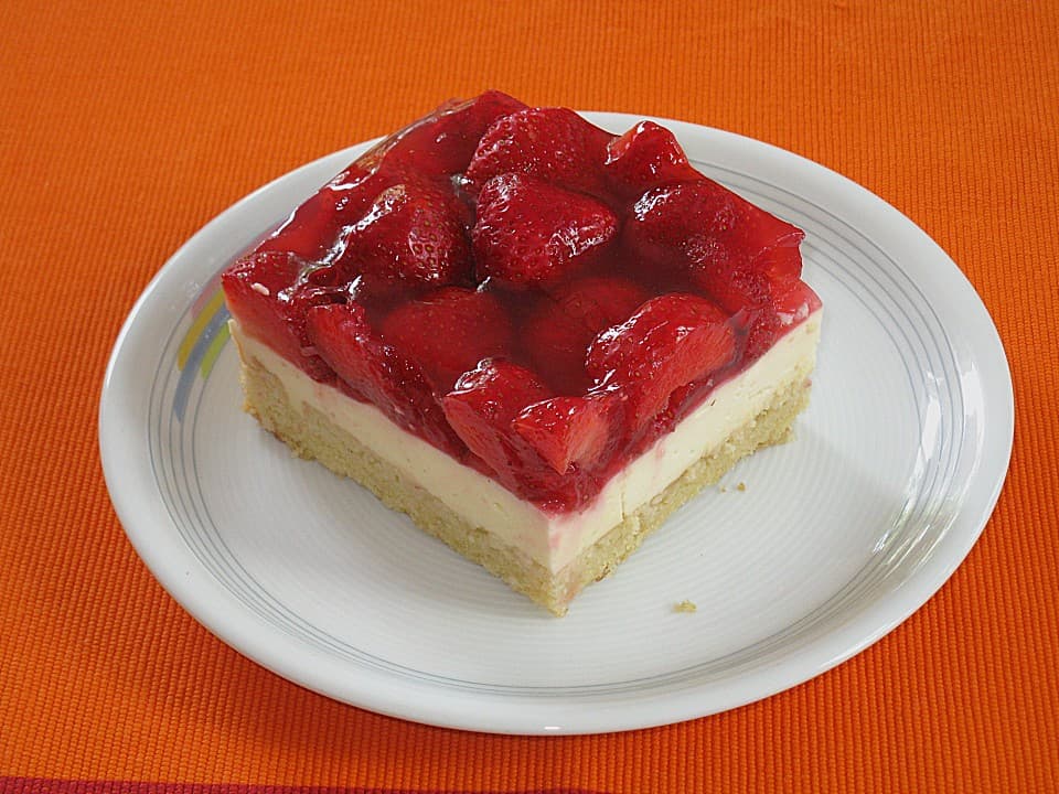 Titelbild für ERDBEERKUCHEN