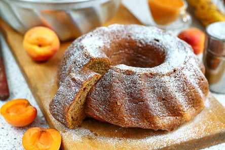 Titelbild für Apfel-Zimt-Gugelhupf