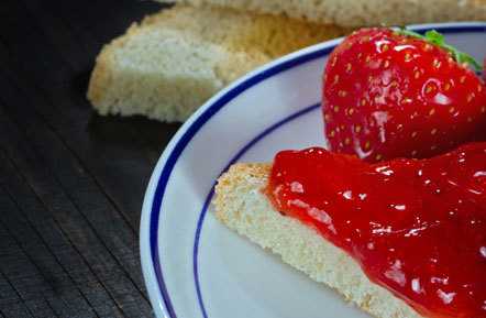 Titelbild für FANTASTISCHER ERDBEERKUCHEN MIT VANILLECREME -geschmackvoll