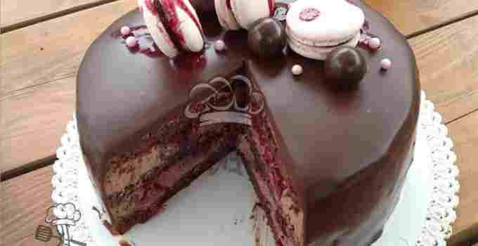 Titelbild für Schokoladentorte mit Sauerkirschen